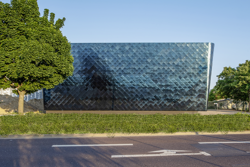 Blick auf die fertiggestellte Fassade