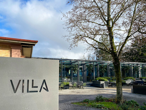 Auch von außen macht die Villa eine gute Figur