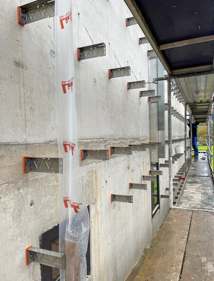 Zur Montage der Prefa-Zackenprofile wurde eine Unterkonstruktion des Systems Ejot Crossfix eingesetzt 