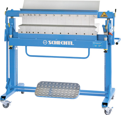 Die UK biegt bis zu 1,50 mm Stahl und ist in den Arbeitslängen 1 m und 1,25 m erhältlich. „UK“ steht für „universale Kantprofile“