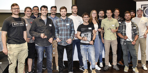 Herzlich willkommen: Lötkolbenübergabe an neu diplomierte Spenglermeister und VDSS-Mitglieder