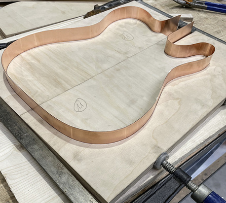 Gitarren-Grundform als Silhouette 