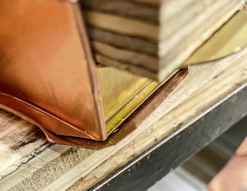 Weich verlaufende Falz-Übergänge und -Kanten