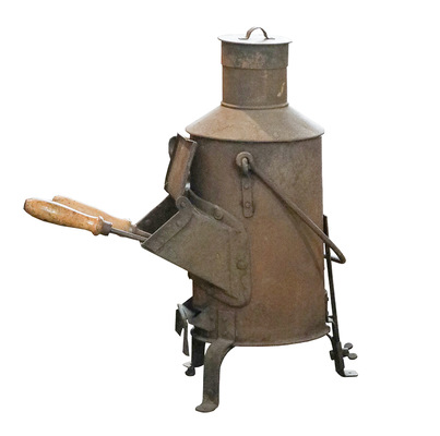 Solch ein historischer Lötofen war Vorlage für die Trophäe von Gyula Kozma