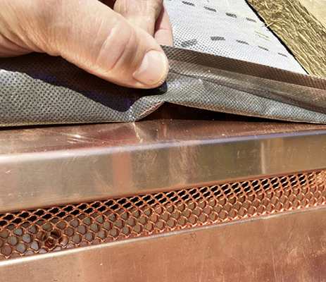 Abtropf- und Einlaufprofil unter der Trennlage