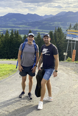 Daniel Lerchenmüller und John-Marc Hamann beim gemeinsamen Ausflug im Allgäu