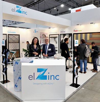 Das El-Zinc-Team auf der Dach + Holz 2020 in Stuttgart - © Bild: BAUMETALL
