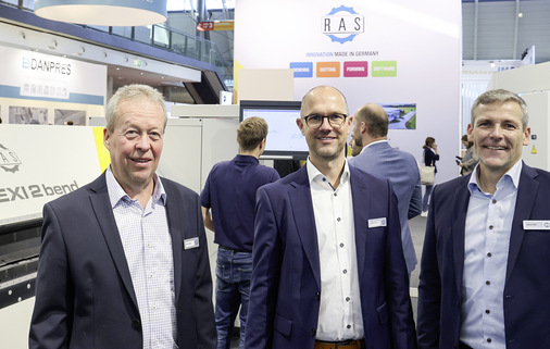 RAS Reinhardt Maschinenbau GmbH auf der Blechexpo: Herbert Egger (Marketing­manager), Matthias Huber (Geschäftsführer) und Michael Stütz (­Verkaufsleiter)