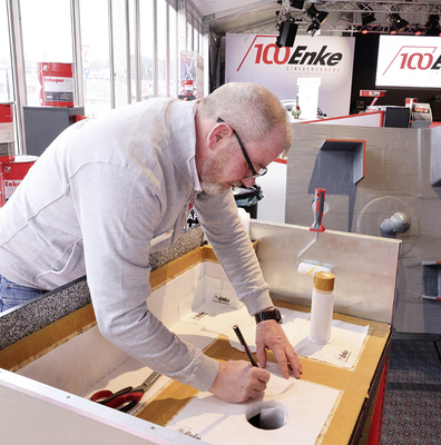   Im Enke-Zelt fanden zahlreiche Produktpräsentationen statt