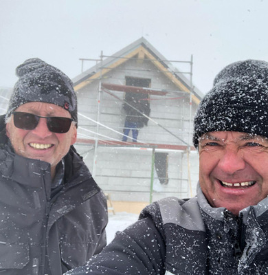    Wintereinbruch: Xaver Stark und Jürgen Stifter nehmen es mit Humor