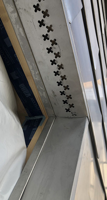    Hinterlüftungsprofil am Fenstersturz