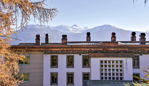    Bilderbuchlandschaft: Blick auf das neue Kupferdach in Montana bei Bern 