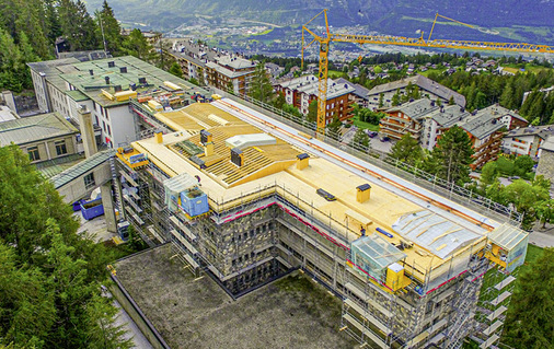    Am ersten Bauabschnitt sind die Holzbauarbeiten fast fertiggestellt