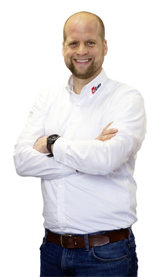  Tobias Backhaus