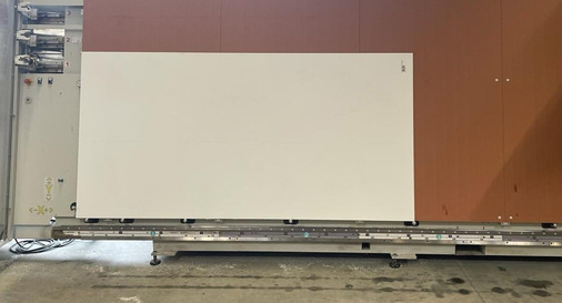   Zuschnitt auf dem Verbundplatten-Bearbeitungscenter