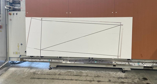   Nach dem Fräsen sind die Biegelinien bereits erkennbar