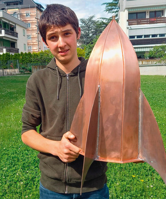 Abgehoben: Die Kupferrakete von Tobias Tribut