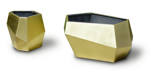 Polygonale Messingwannen nach Architektenentwurf für eine Terrasse, matt geschliffen und gewachst, mit herausnehmbarem Niroeinsatz