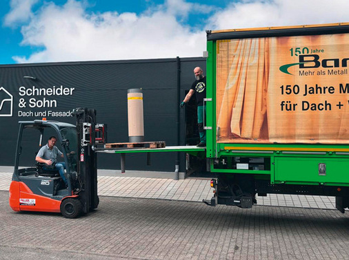 Montag: Die Materialanlieferung erfolgt um 10:12 Uhr