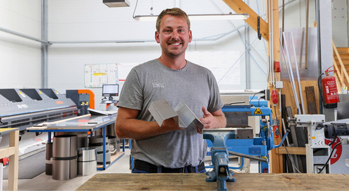 Gogolin-Inhaber Michael Lieb in der modern eingerichteten Werkstatt