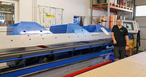 Johannes Schwär an seiner in den Bendex-Workflow eingebundenen Variobend