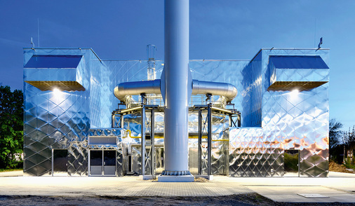 Eine vorgehängte und hinterlüftete Fassade dieses Kalibers ist etwas Besonderes. Gefertigt und montiert hat sie das Team des Fachbetriebs von Mike Fleischer