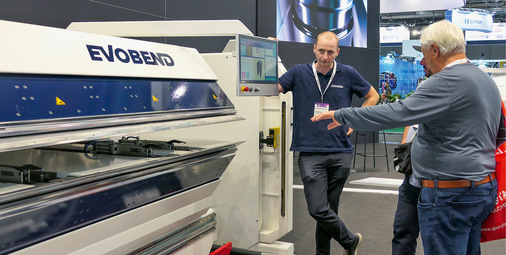 Emanuel Allerberger zeigt neben der hier ­abgebildeten Evobend-Doppelbiegemaschine auch die Evocut Punch