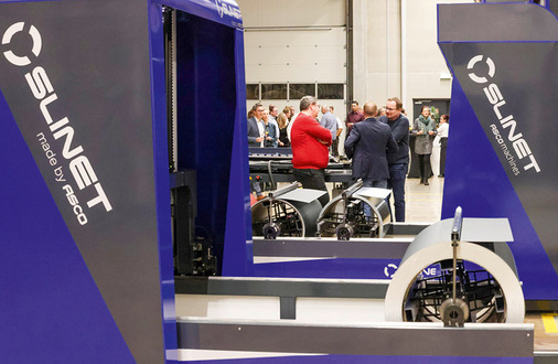 Come-together am Slinet-Eingangsbereich