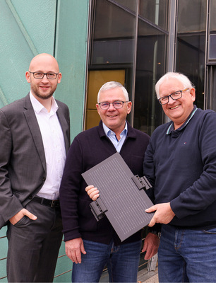 Freuen sich auf das Weiterbildungs­angebot des PV-Managers im ­Klempnerhandwerk: Michael Kober, Peter Stelzer und Friedhelm Dill