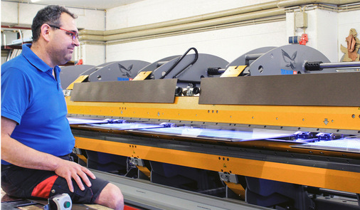 Sichtlich beeindruckt beobachtet  Markus Sieber den TD Doppelbieger von Thalmann beim automatischen Wendevorgang