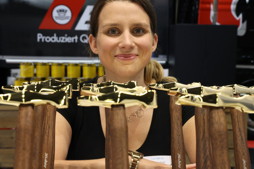 Laura auf der Dach+Holz 2024