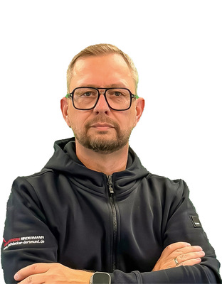 Regelmäßige Schulungen und direkte Kommunikation im Alltag sind uns wichtig. 
 Dirk Sindermann