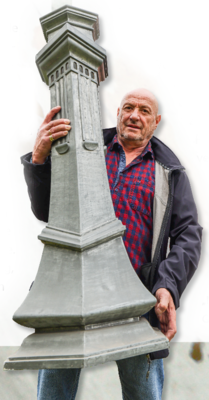 „Necko“ D. Neckermann mit dem 1910 von Georg Hubert gefertigten Meisterstück