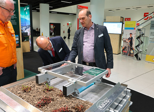 Michael Lehnert (Diconal), Ullrich Leib und Dietmar Schuh (Kalzip) - © Bild: BAUMETALL