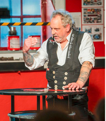 Dachdeckermeister Michael Wenzel in Aktion