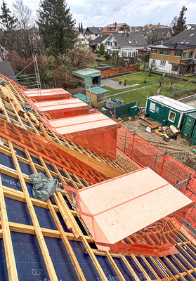 Auch die Dacheindeckungen sind samt Anschlussprofilen perfekt ausgeführt