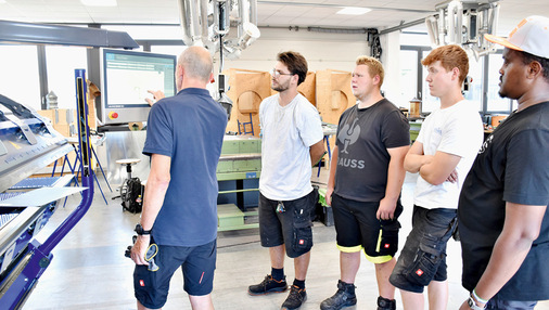 Einweisung einiger Meisterschüler am Doppelbieger