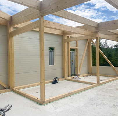 Lediglich  einen Tag hat es gedauert, die komplette Außenhaut dieses Gebäudes mit rund 100 m2  Grundfläche aufzubauen