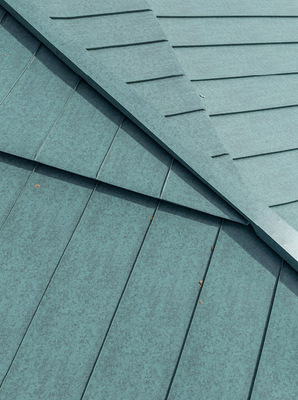 Grat, Gefällesprung und andere Dachverschneidungen treffen aufeinander