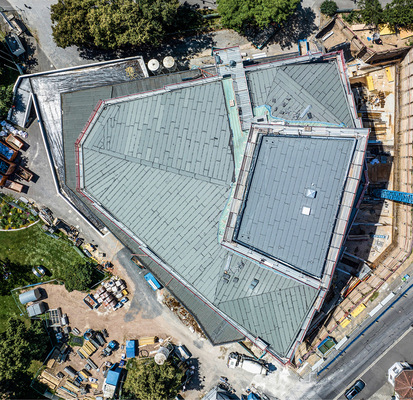 Blick auf das alte Kupferdach