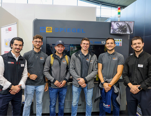 David Greco, Team-Mitglieder der Spenglerei Kiesele und Ahmed Dzeladini von Spiegel am Spiegel Laser SPL mini