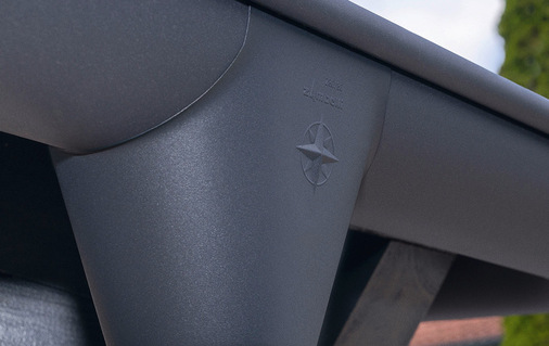 Zambelli entwickelt seine Systeme stetig weiter. Colordur steht als, farb­beschichtetes Stahlsystem ganz im Zeichen von Widerstandsfähigkeit, Langlebigkeit sowie einer vielfältigen Farbauswahl