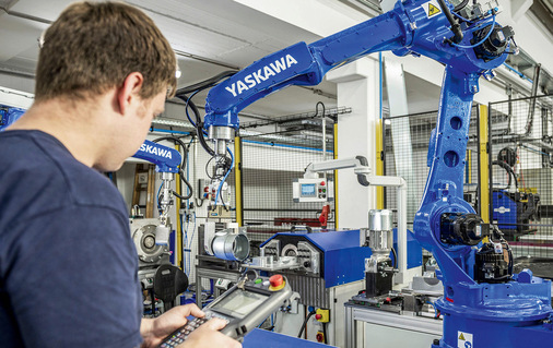 Seit den 1990er-Jahren setzt Zambelli verstärkt auf automatisierte Prozesse. Der Einsatz von Robotersystemen für Bögen und Stutzen, CNC-gesteuerten Anlagen und moderner Werkzeugtechnik sichert seither die konstante Fertigungsgenauigkeit