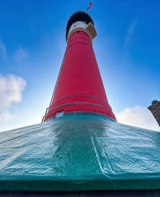 Das fertige, mit Flüssigkunststoff beschichtete Dach