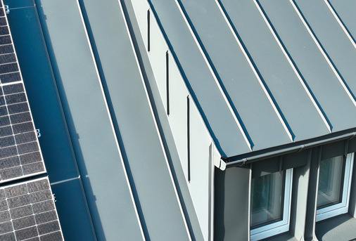 Wie aus einem Guss: Auch die Bekleidung der Gaubenseiten ist passgenau ausgeführt