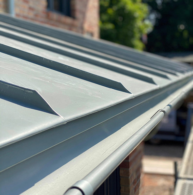 Wie aus dem Bilderbuch: die Traufabschlüsse von John-Marc Hamann