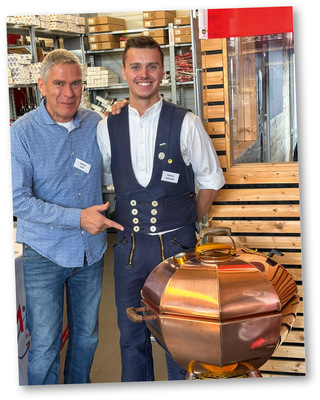 Andreas Buck mit Sebastian Heinzlmeier am Grill