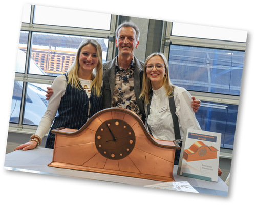 Franziska Dangel mit Vater Frank, Schwester Elena und Uhr