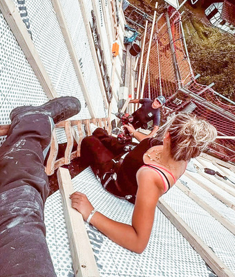 Kennt den Glücksort Dach: Lorelay Nova Wegner