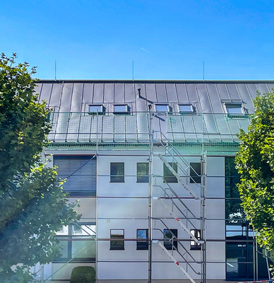 16:00 Uhr, sonnig bei ca. 25 °C: deutlich sichtbare Aufwölbungen der Scharen